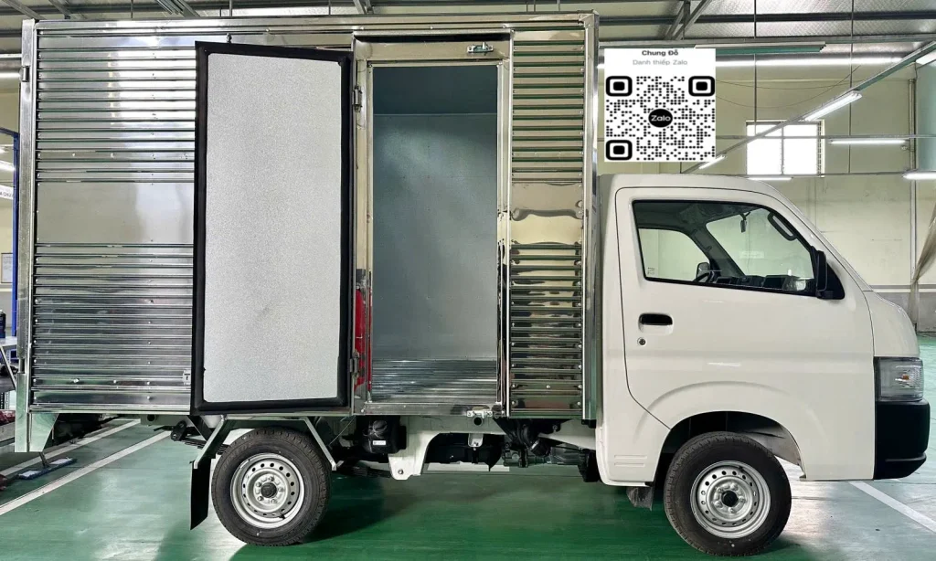 Suzuki Pro 750kg thùng kín dài cửa hông inox
