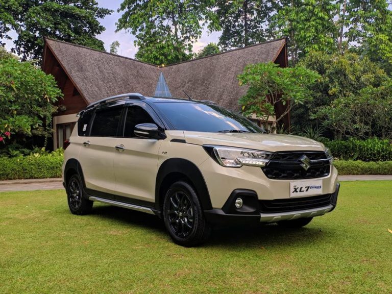 Suzuki XL7 “lội ngược dòng”, soán ngôi vương xe hybrid tháng 1/2026